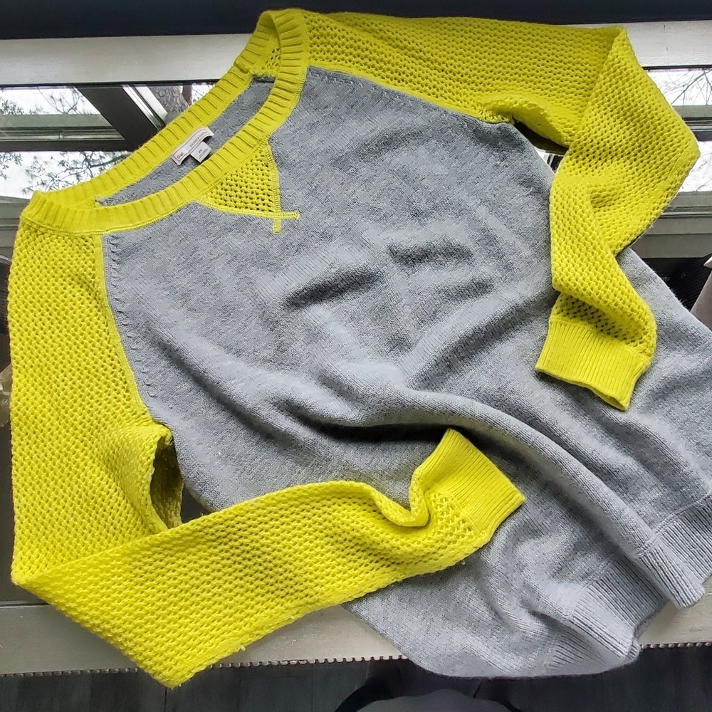GAP sweater
